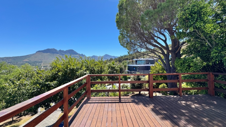 5 Bedroom Property for Sale in Rome Glen Western Cape